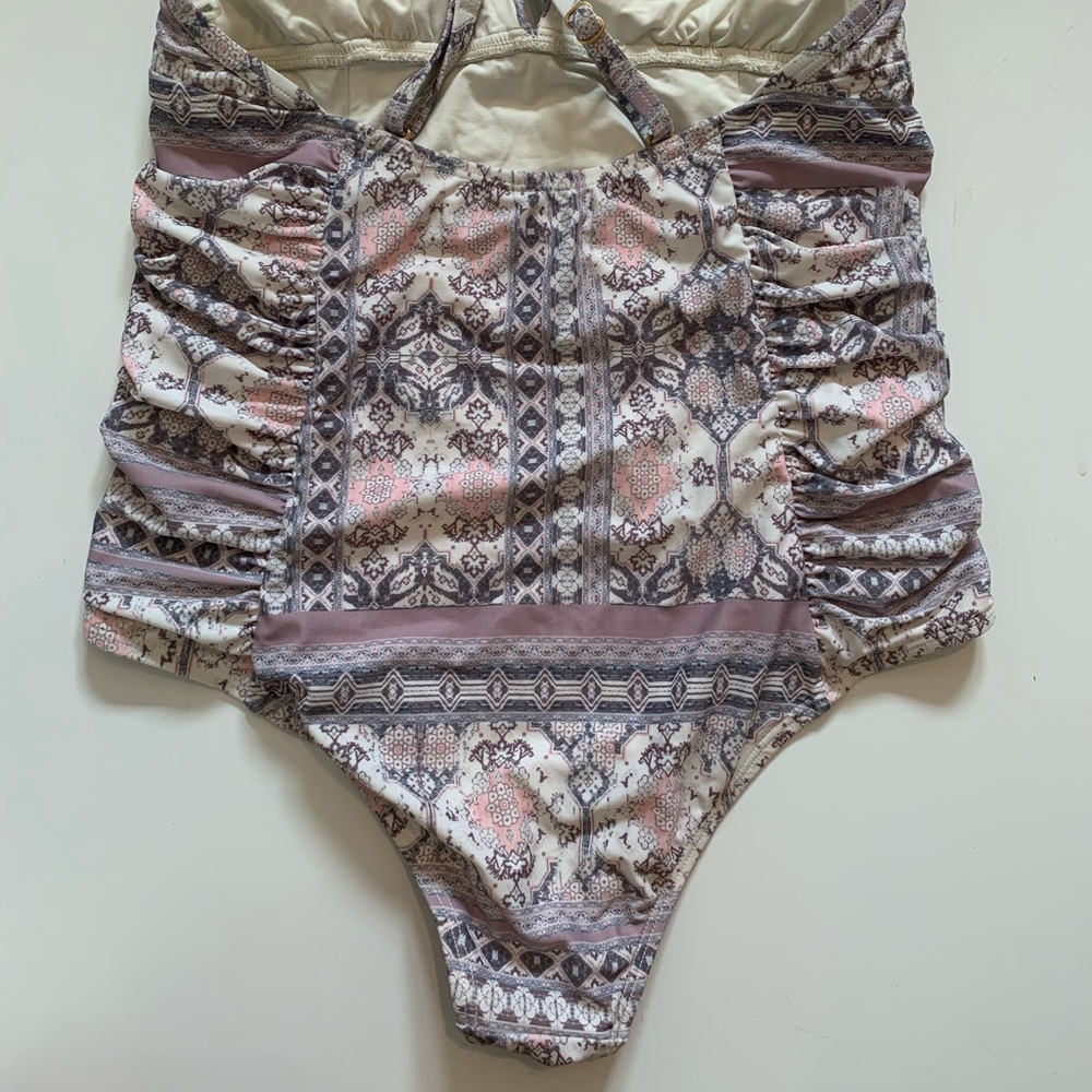 Lspace pattern swimsuit